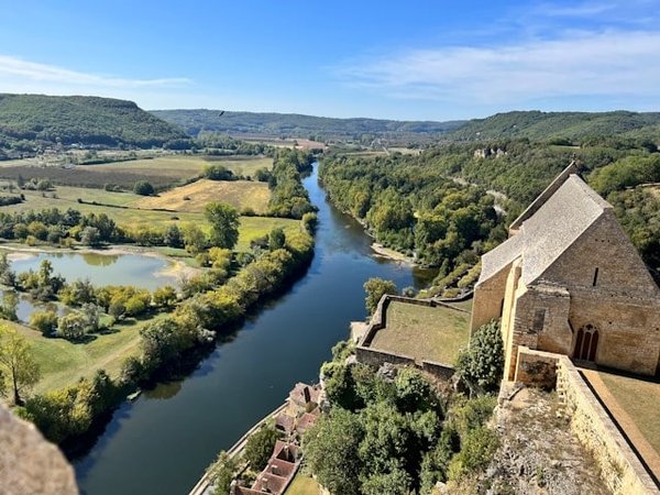 Les Meilleurs Spots de Camping au Bord du Lac en Dordogne : Votre Guide Ultime